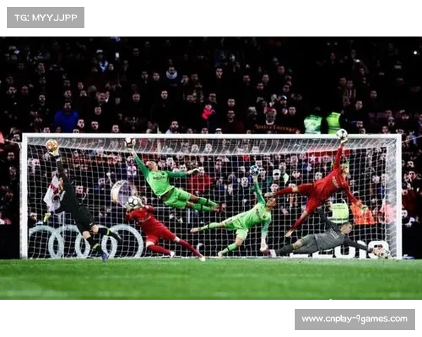 佛罗伦萨门将神扑救主，禁区混战化解必进球